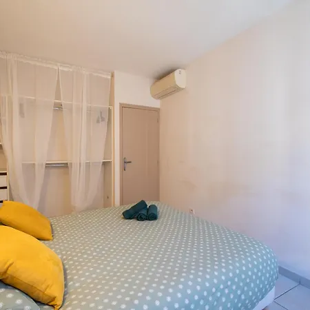 Le Faubourg National Climatisé Parking Gratuit Wifi * Aigues-Mortes