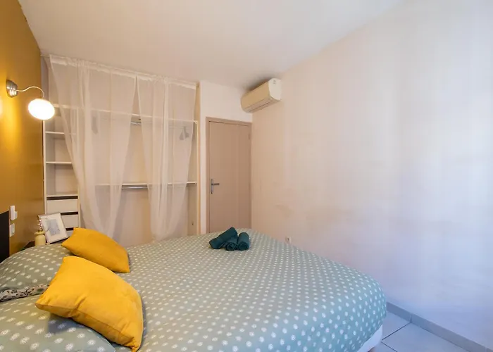 Le Faubourg National Climatise Parking Gratuit Wifi * Aigues-Mortes